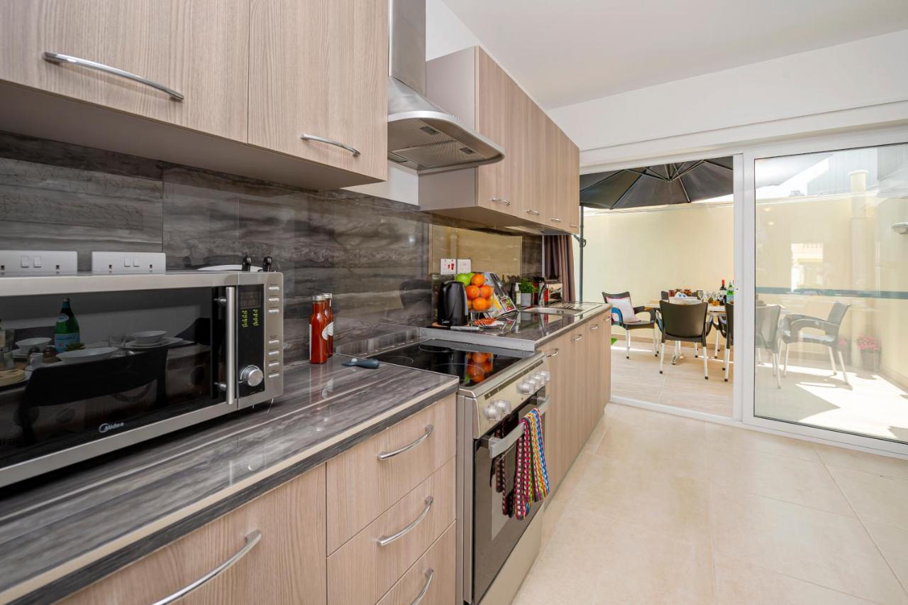 Summer Breeze 3 Bedroom Family Maisonette With Sunny Terrace In Mellieha - By Getawaysmalta 외부 사진